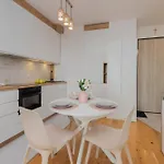 Apartmán Nowa Letnica Z Parkingiem I Balkonem Przy Stadionie Polsat Arena By Renters *