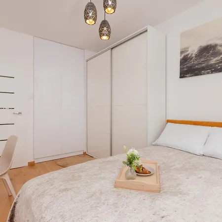 Appartamento Nowa Letnica Z Parkingiem I Balkonem Przy Stadionie Polsat Arena By Renters