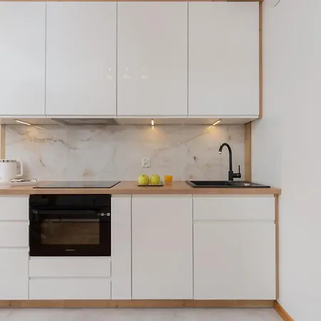 Nowa Letnica Z Parkingiem I Balkonem Przy Stadionie Polsat Arena By Renters Apartment *