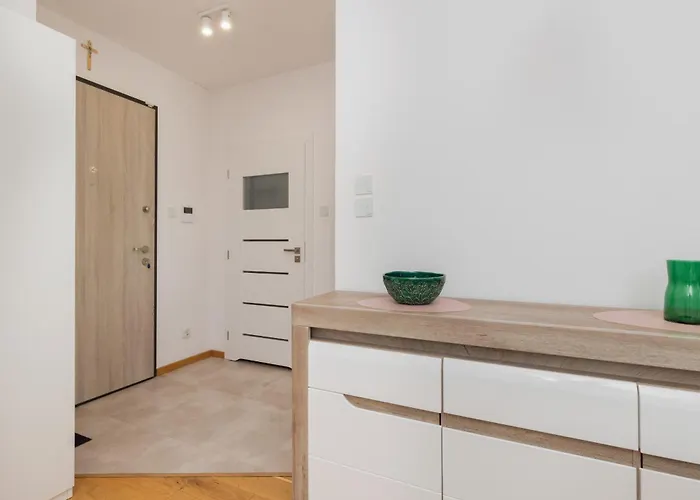 Nowa Letnica Z Parkingiem I Balkonem Przy Stadionie Polsat Arena By Renters דירה