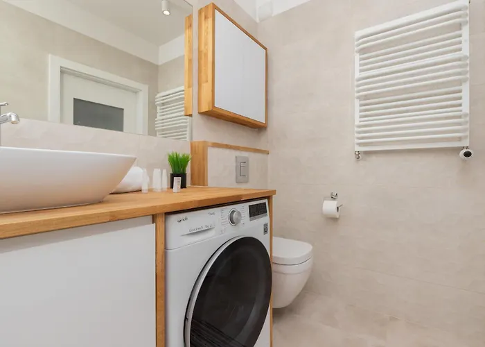 Nowa Letnica Z Parkingiem I Balkonem Przy Stadionie Polsat Arena By Renters דירה