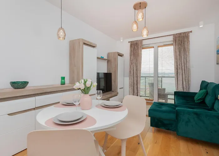 Nowa Letnica Z Parkingiem I Balkonem Przy Stadionie Polsat Arena By Renters *