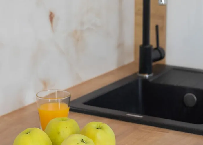 Nowa Letnica Z Parkingiem I Balkonem Przy Stadionie Polsat Arena By Renters דירה