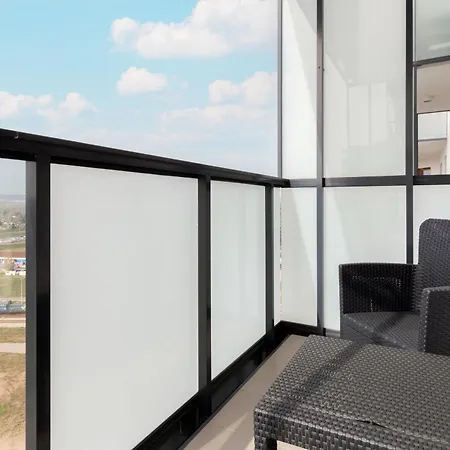 Nowa Letnica Z Parkingiem I Balkonem Przy Stadionie Polsat Arena By Renters Gdaňsk